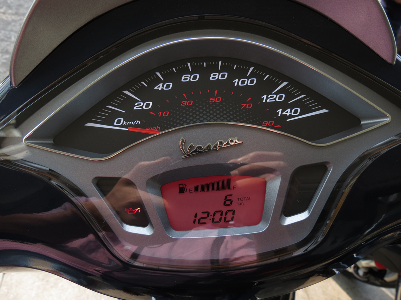 Giá Xe Vespa Sprint ABS Led 2022 mới nhất tại Vespa Topcom